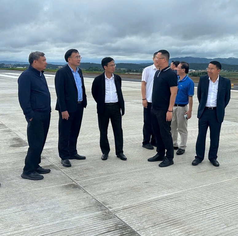 Runway inspection around reopening, published by CAA Vietnam
